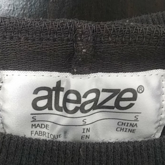 ateaze Men's T-Shirt (Small) - Picture 2 of 2
